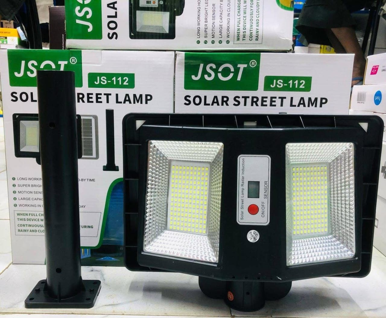 🎇200W JS-112 Solar Street Lamp🎇solar-powered street light provides bright illumination all night long without increasing your electricity bill. Equipped with a high-capacity solar panel, intelligent