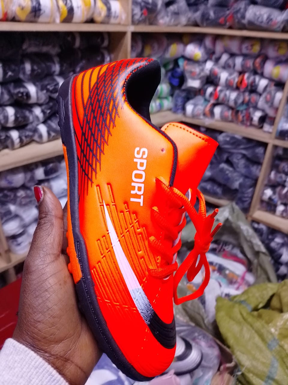Men Soccer trainer boots Shoes Adult TF/FG High Ankle Football Boots Cleats Grass Training Sport Footwear Trend Men‘s Sneakers