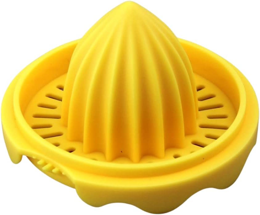 Orange Lemon and Lime Juicer and Reamer Squeeze and Strain Measured Amounts Hand Squeeze Esprimidor Manual Juice Squeezer With Handle 1 Cup 250Ml BPA Free Measuring Cup