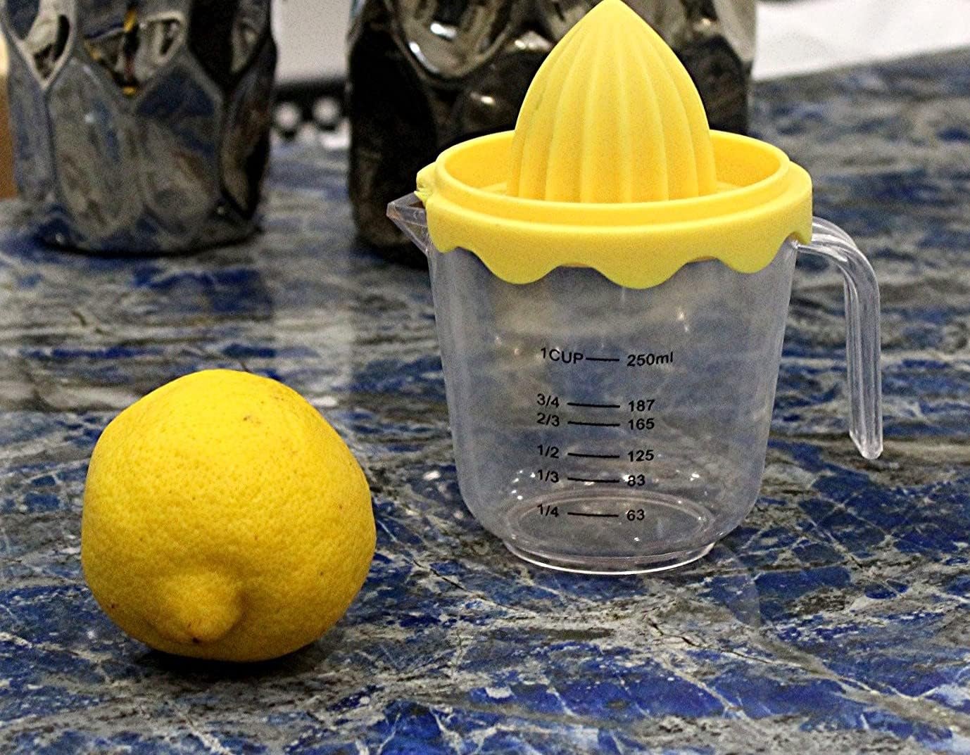 Orange Lemon and Lime Juicer and Reamer Squeeze and Strain Measured Amounts Hand Squeeze Esprimidor Manual Juice Squeezer With Handle 1 Cup 250Ml BPA Free Measuring Cup