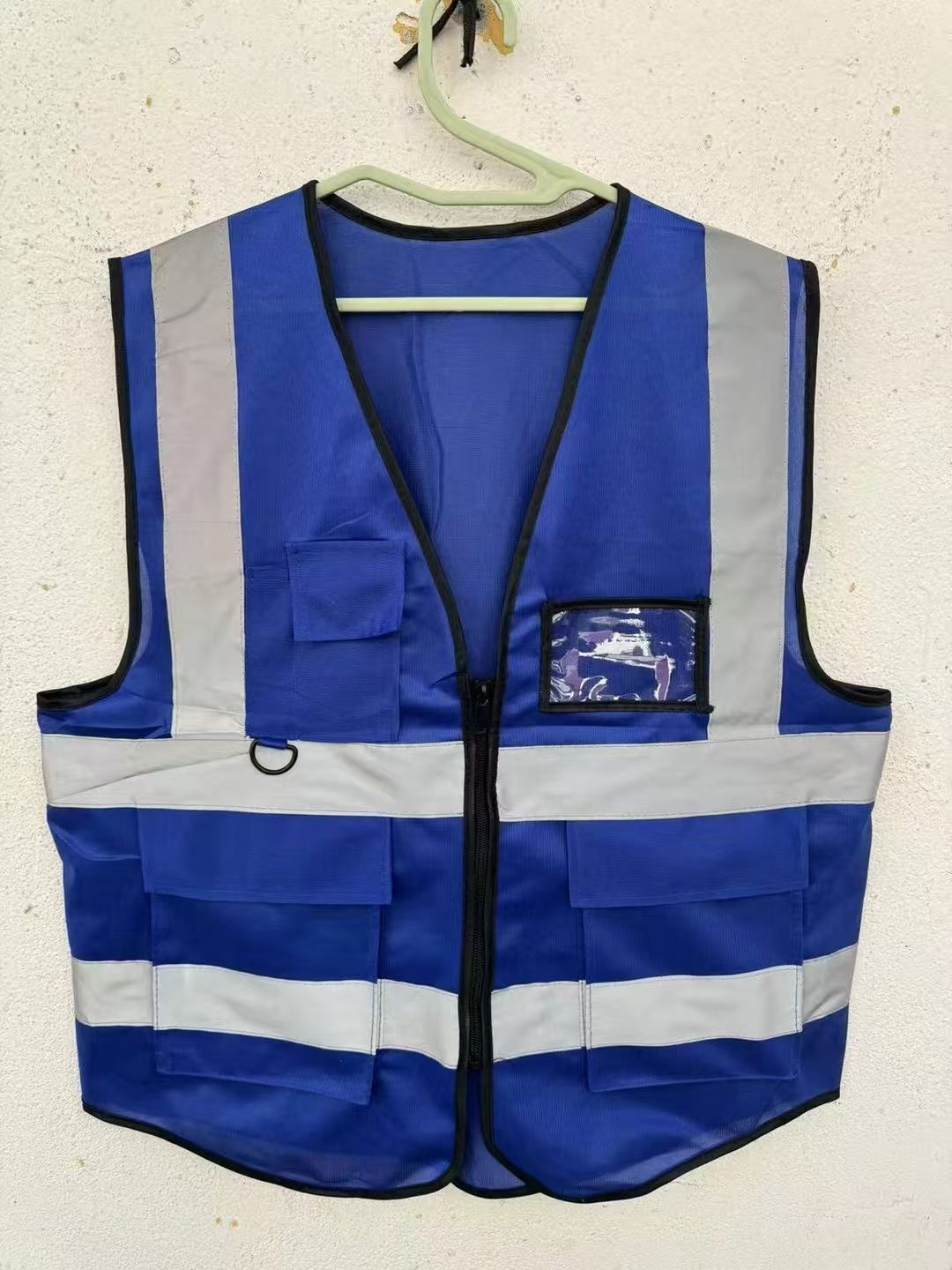Reflective vest-（Warp knitted fabric）
Reflective vests, vests,outdoor safety construction, multi-pocket reflective vests for construction sites at night，Wholesale of printed construction reflective