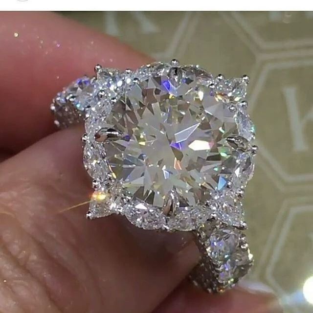 New Arrival Women's Ring Zircon Inlaid Female Couple Proposal Engagement Wedding Ring Luxury Jewelry for Women Wholesale