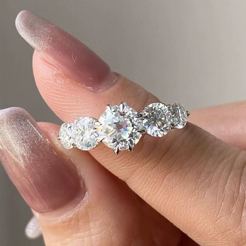 New Arrival Women's Ring Zircon Inlaid Female Couple Proposal Engagement Wedding Ring Luxury Jewelry for Women Wholesale
