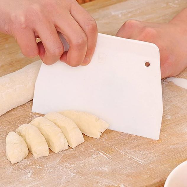 Cake Tool Dough Cutter Plastic Trapezoid Scraper Baking Scrapers Chocolate Cutting Scraper Plastic knife