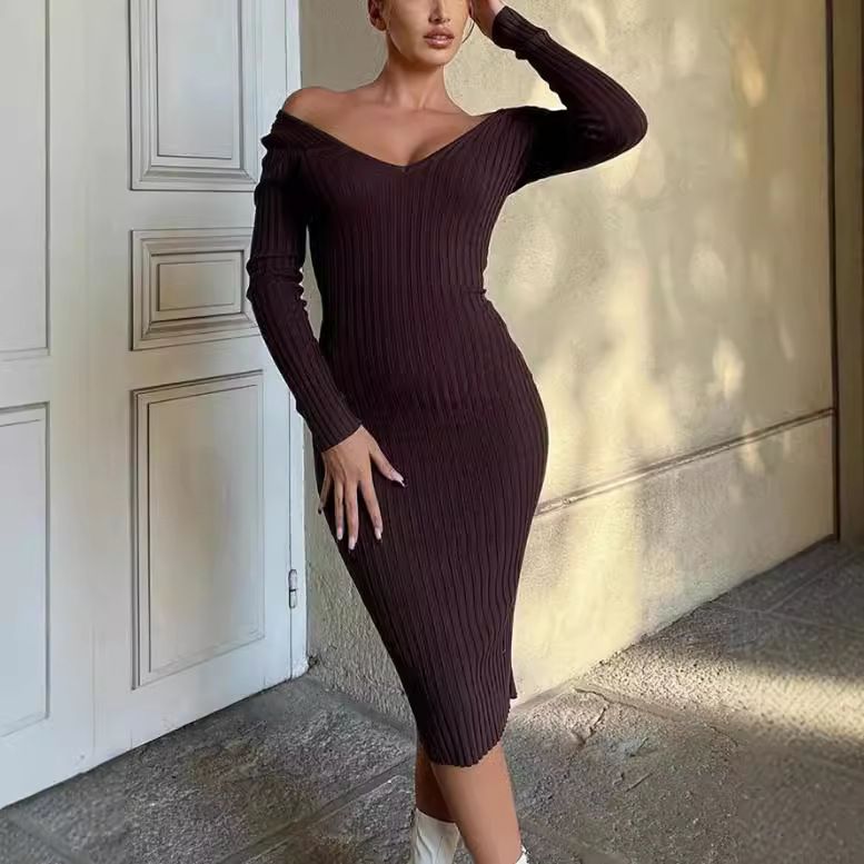 Wholesale customized autumn and winter new sexy V-shoulder solid color ribbed casual dress