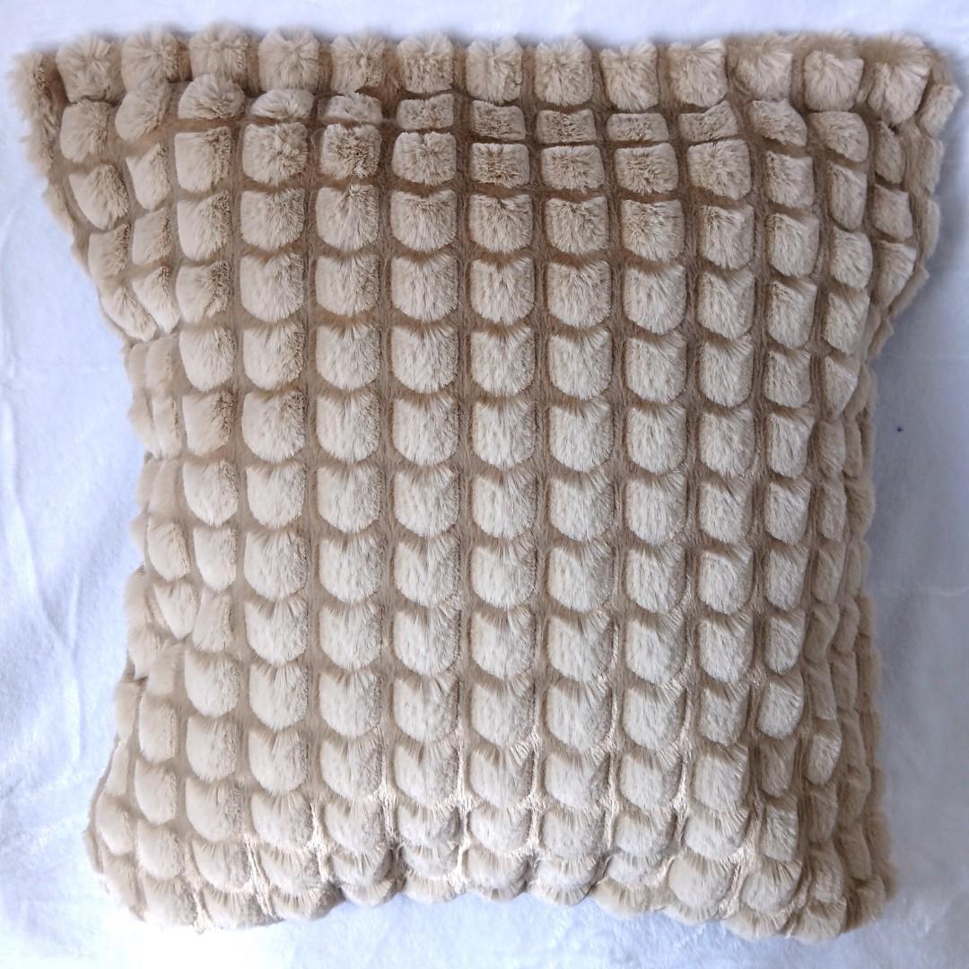 Set of 2 Super Soft Plush Faux Fur Throw Pillow Covers, Plaid Texture Modern Luxury Decorative Pillow Case Cushion Cover for Home Decor Sofa Couch Bed Livingroom.