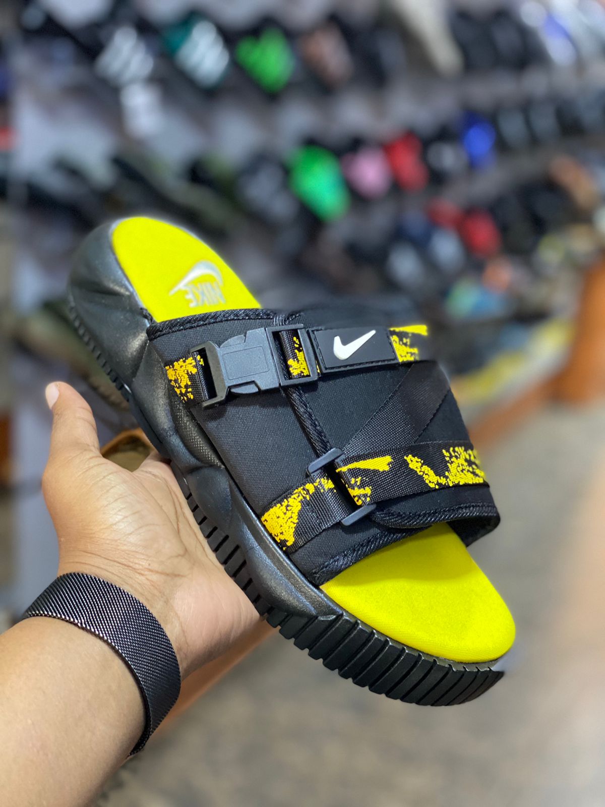 ⚡NEW ARRIVALS ⚡ SLIDES for Unisex breathable classic slippers Original quality mens slides❤️‍🔥 very cute looking 🥰🔥❤️‍🔥
