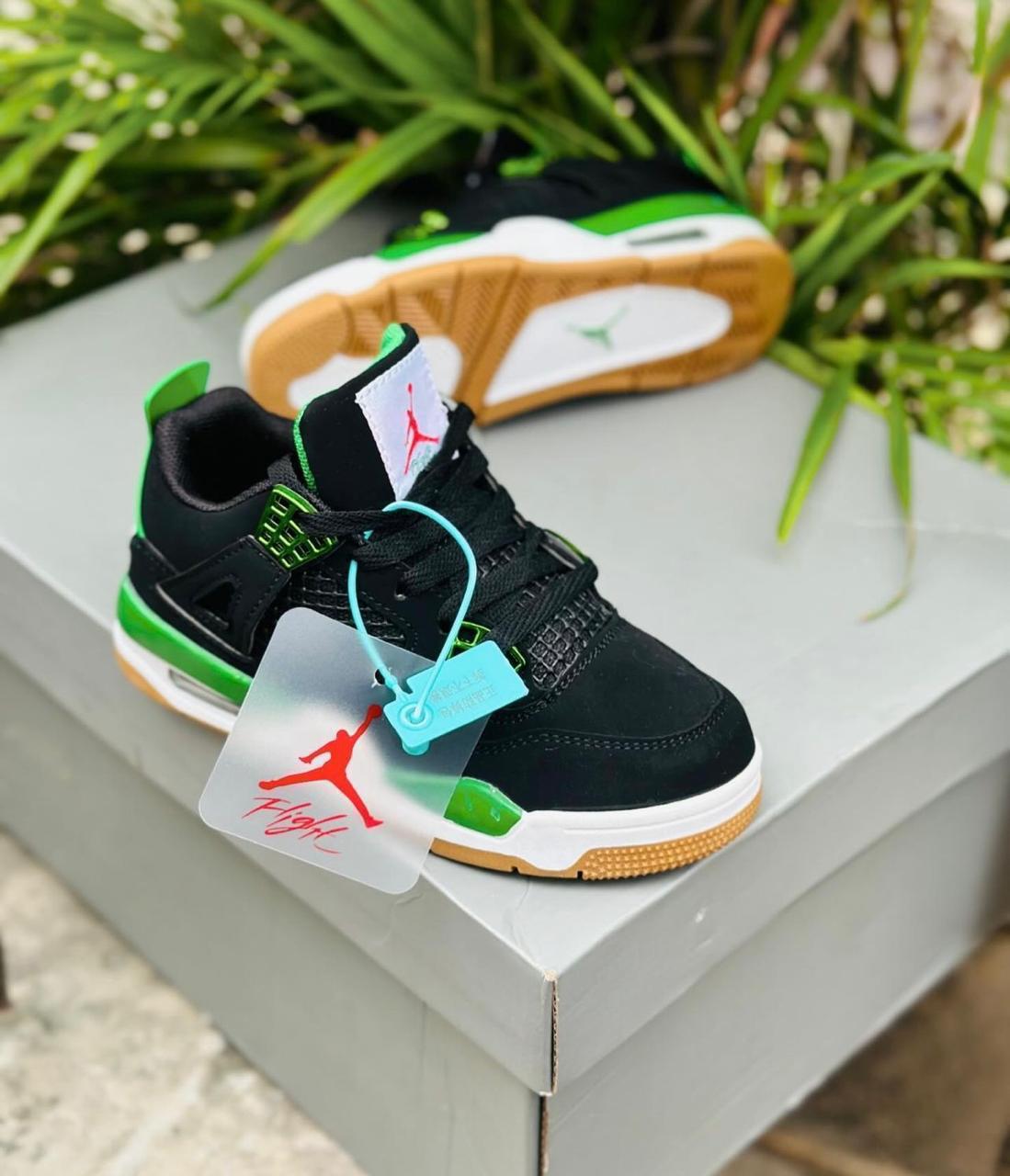 JORDAN 4 ⚡ BABIES Jordan 4 thunder high quality sneakers, UNISEX babies jordan  boys/girls fashioned shoes ❤️‍🔥 very cute 🥰