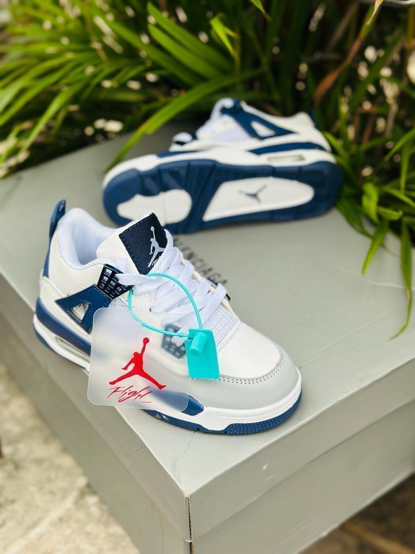 JORDAN 4 ⚡ BABIES Jordan 4 thunder high quality sneakers, UNISEX babies jordan  boys/girls fashioned shoes ❤️‍🔥 very cute 🥰