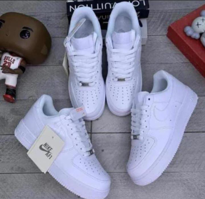 ⚡ORIGINAL ⚡AIR FORCE 1 High quality original fashioned UNISEX mens/womens air force 1 ❤️‍🔥 very cute 🥰 and original leather sneakers, available pure/ shining white ,black