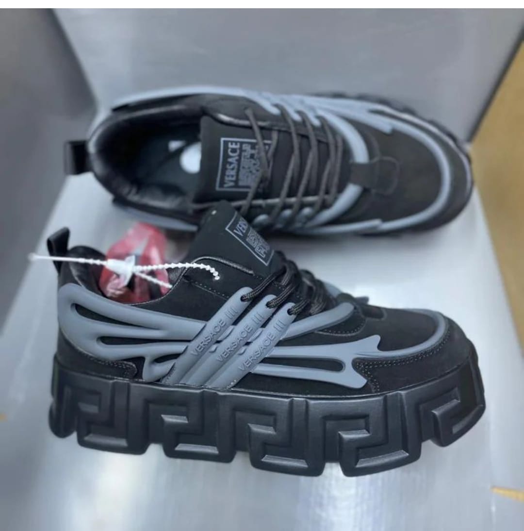 ⚡ORIGINAL ⚡VERSACE 🔥🔥 High quality original fashionable MEN leather sneakers,. New fashion arrival holiday breathable sneakers ❤️‍🔥