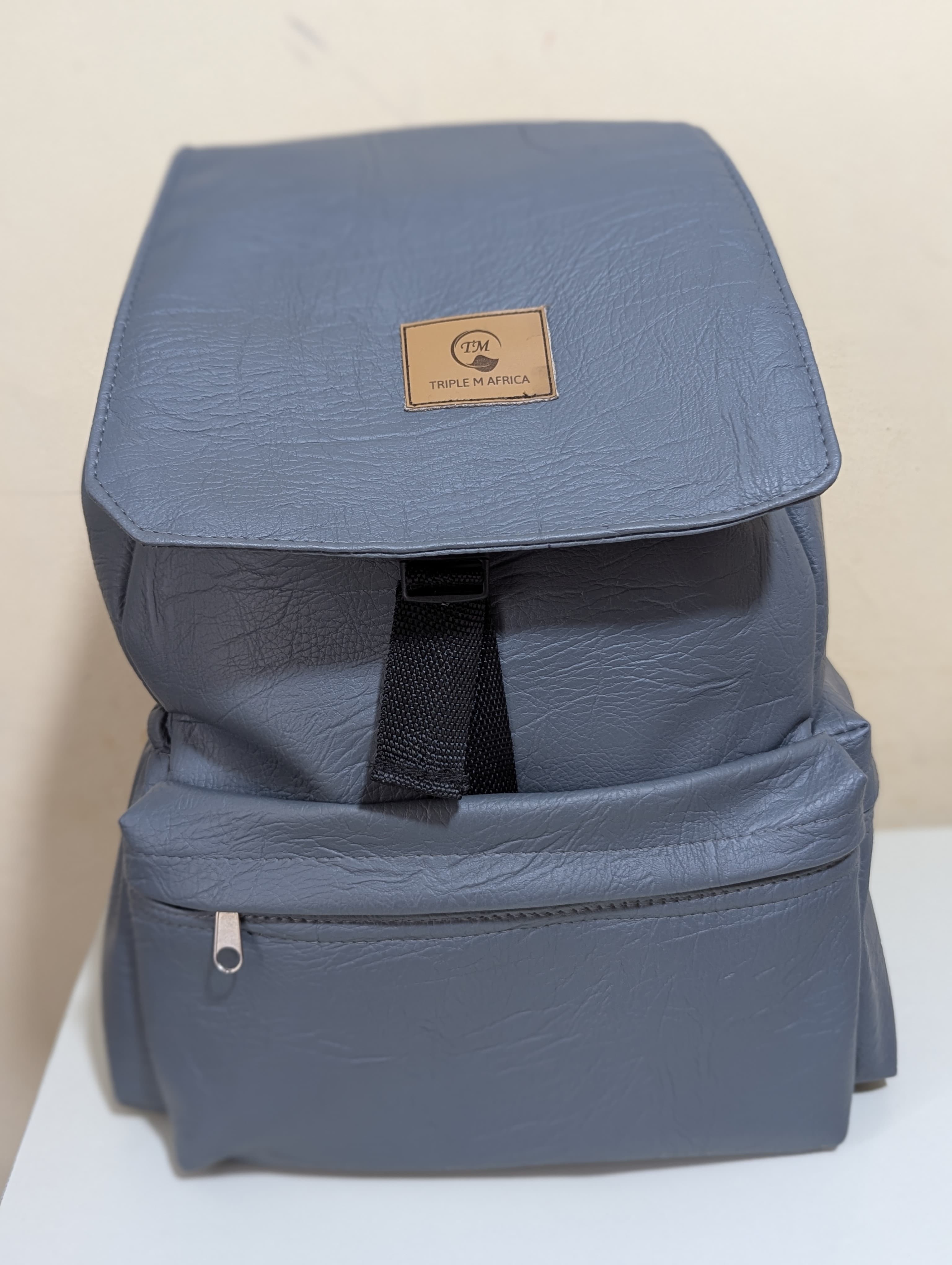 MONKEY BACKPACK ⚡NEW ARRIVAL  High quality water proof UNISEX back pack 😍🌞backpack with a laptop compartment and side water bottle, very cute and classic, all colours eg, black,red,green grey etc