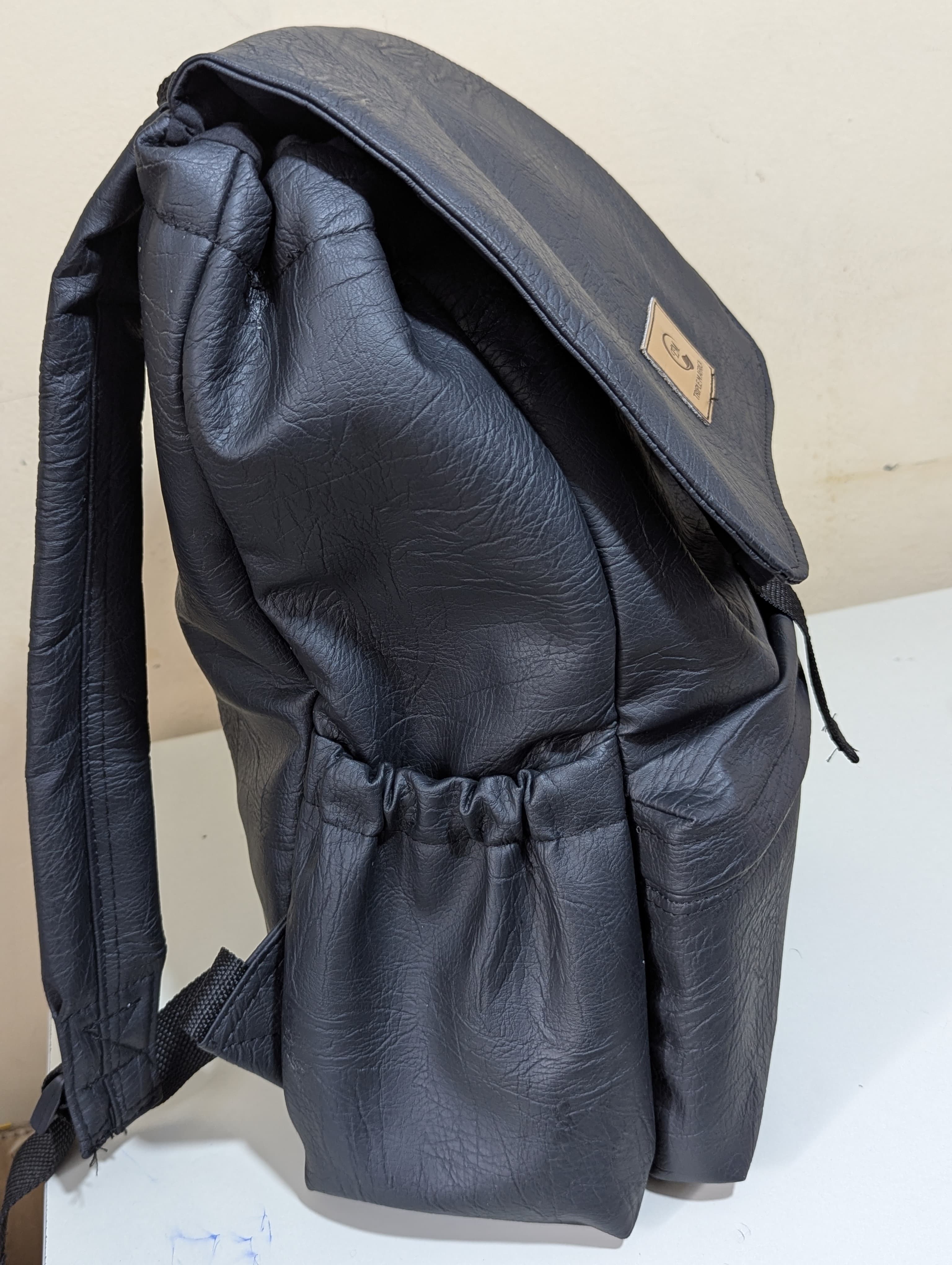 MONKEY BACKPACK ⚡NEW ARRIVAL  High quality water proof UNISEX back pack 😍🌞backpack with a laptop compartment and side water bottle, very cute and classic, all colours eg, black,red,green grey etc