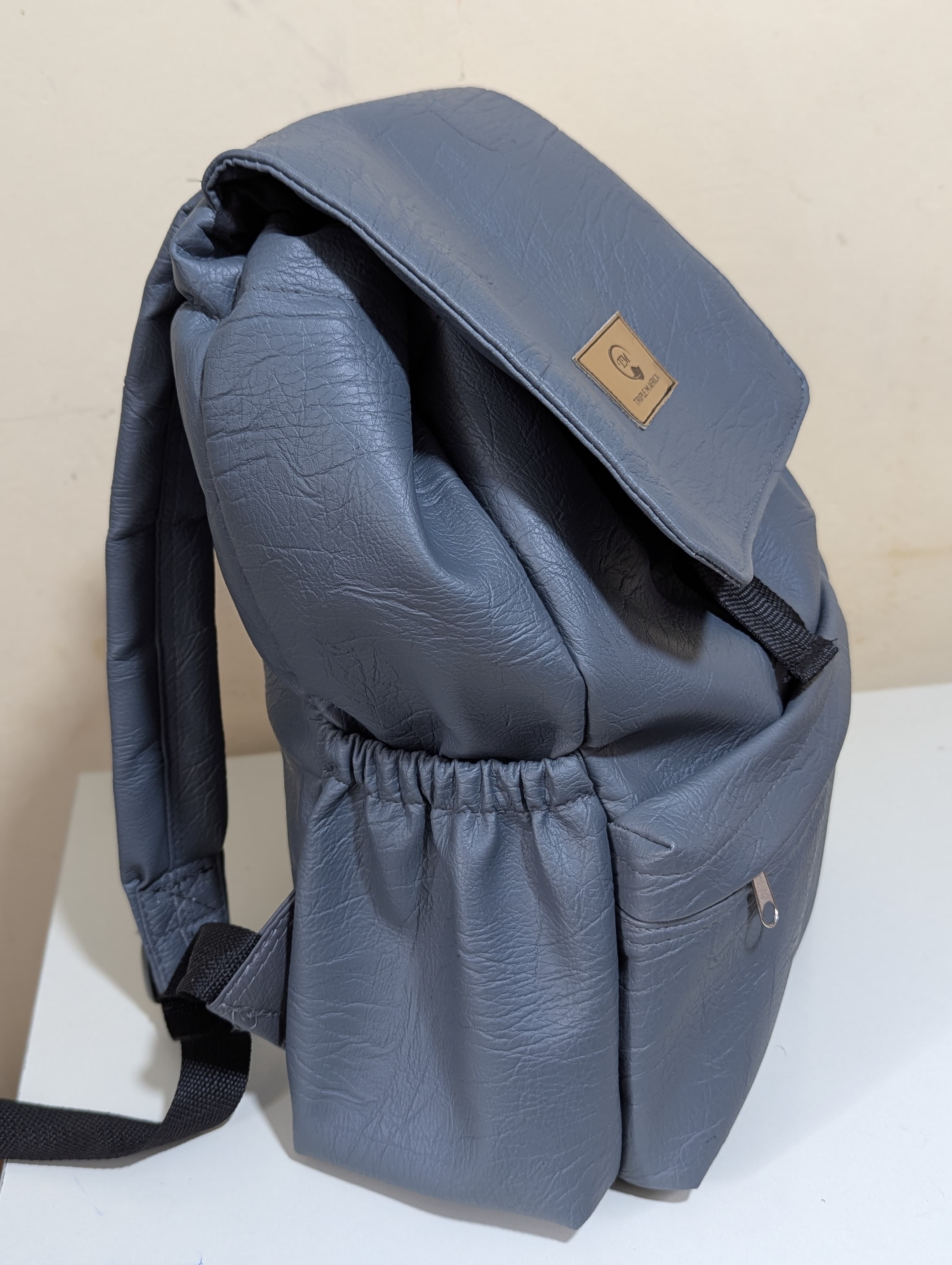 MONKEY BACKPACK ⚡NEW ARRIVAL  High quality water proof UNISEX back pack 😍🌞backpack with a laptop compartment and side water bottle, very cute and classic, all colours eg, black,red,green grey etc