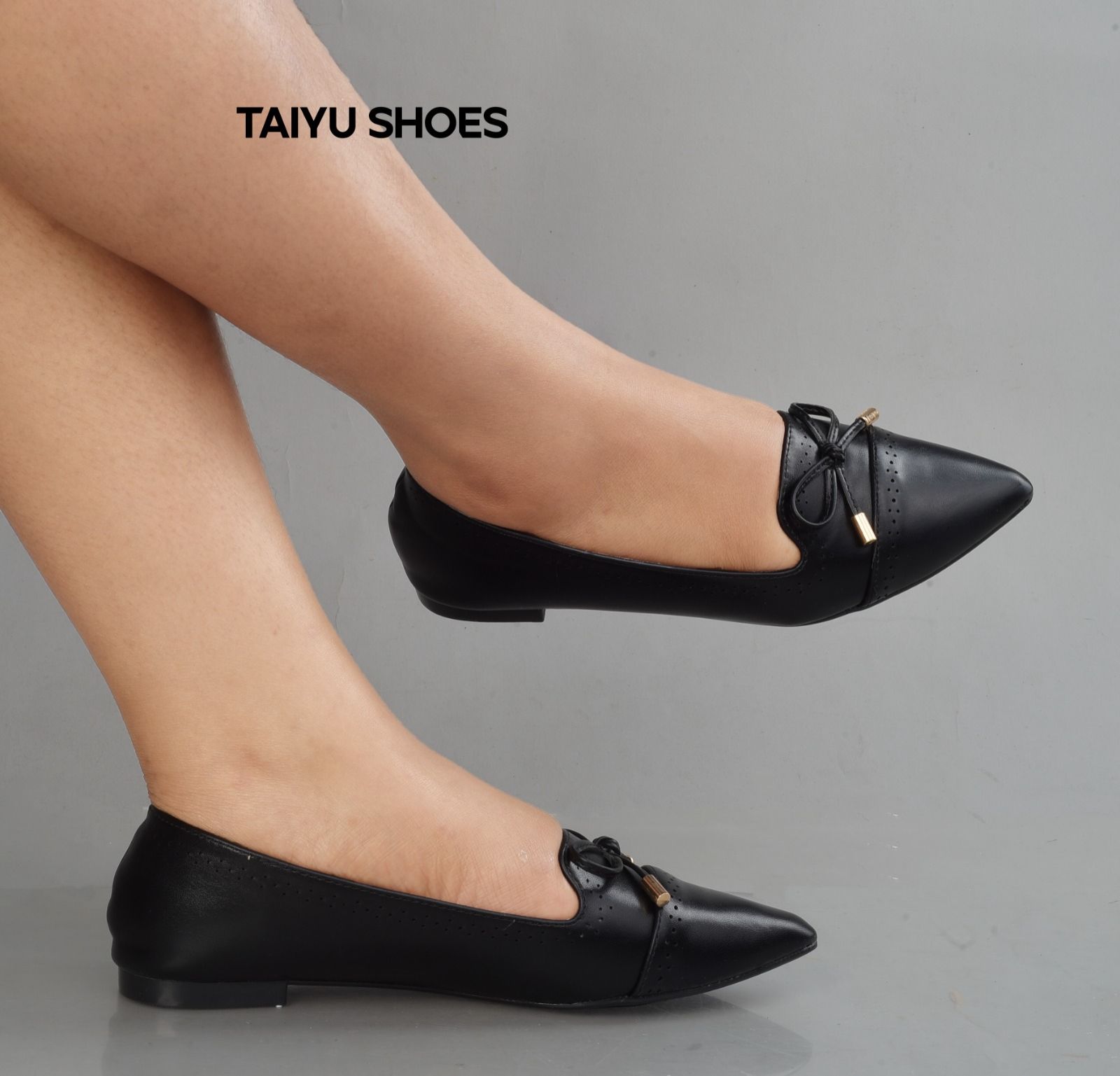 ⚡LADIES Flats ORiginal,LATEST , NEW ARRIVAL⚡High quality official CLOWSE , all season breatherble fashioned ⚡women flat shoes❤‍🔥ladies classic flat shoes, very cute🥰
