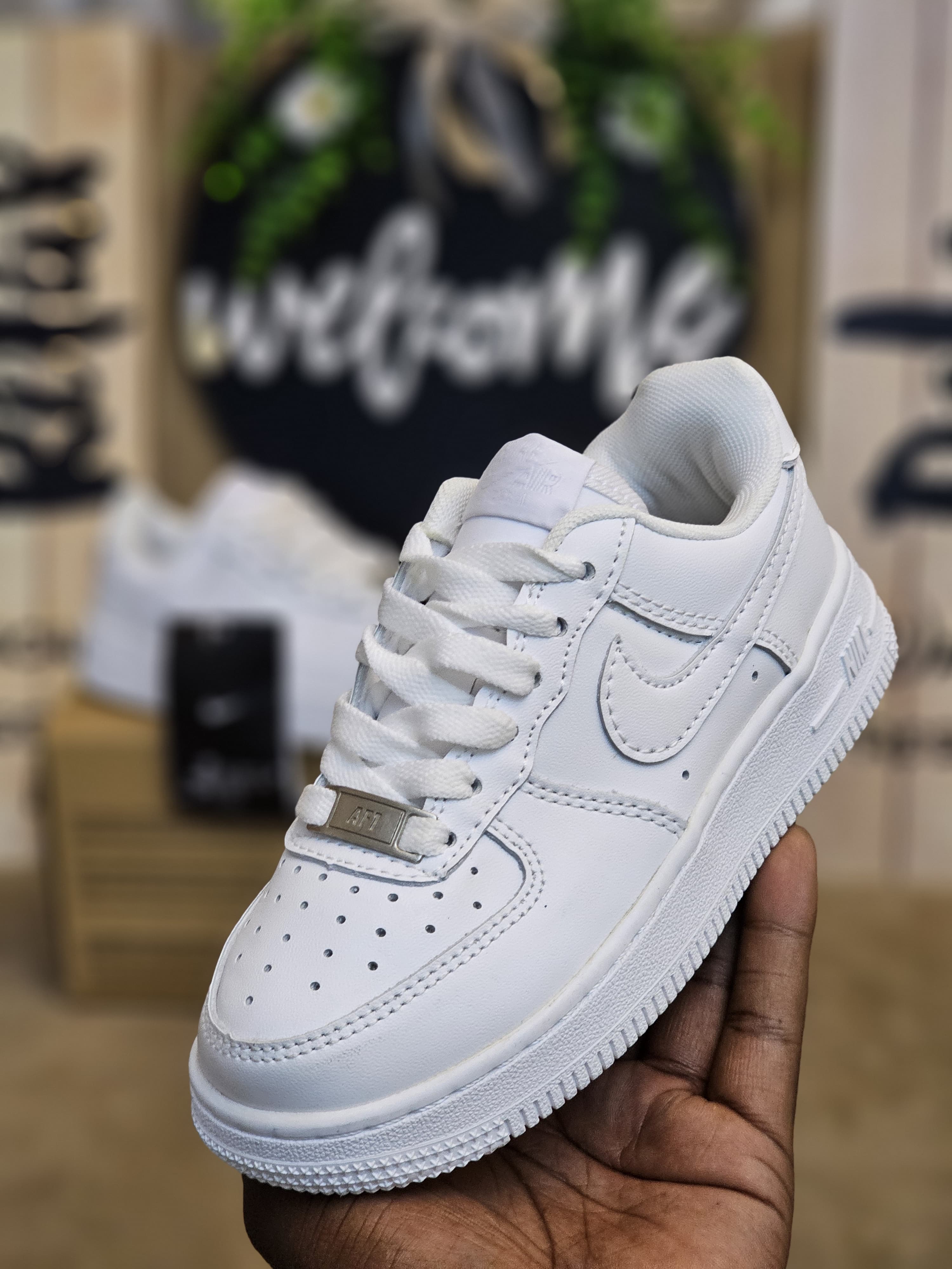 ⚡ORIGINAL/LATEST/ NEW ARRIVAL  KID"S AIR FORCE⚡ high quality Leather unisex Airforce original classic🔥🔥 new design Heavy duty UNISEX SNEAKERS❤‍🔥 very classic and cute when wearing🔥🔥good one❤‍🔥