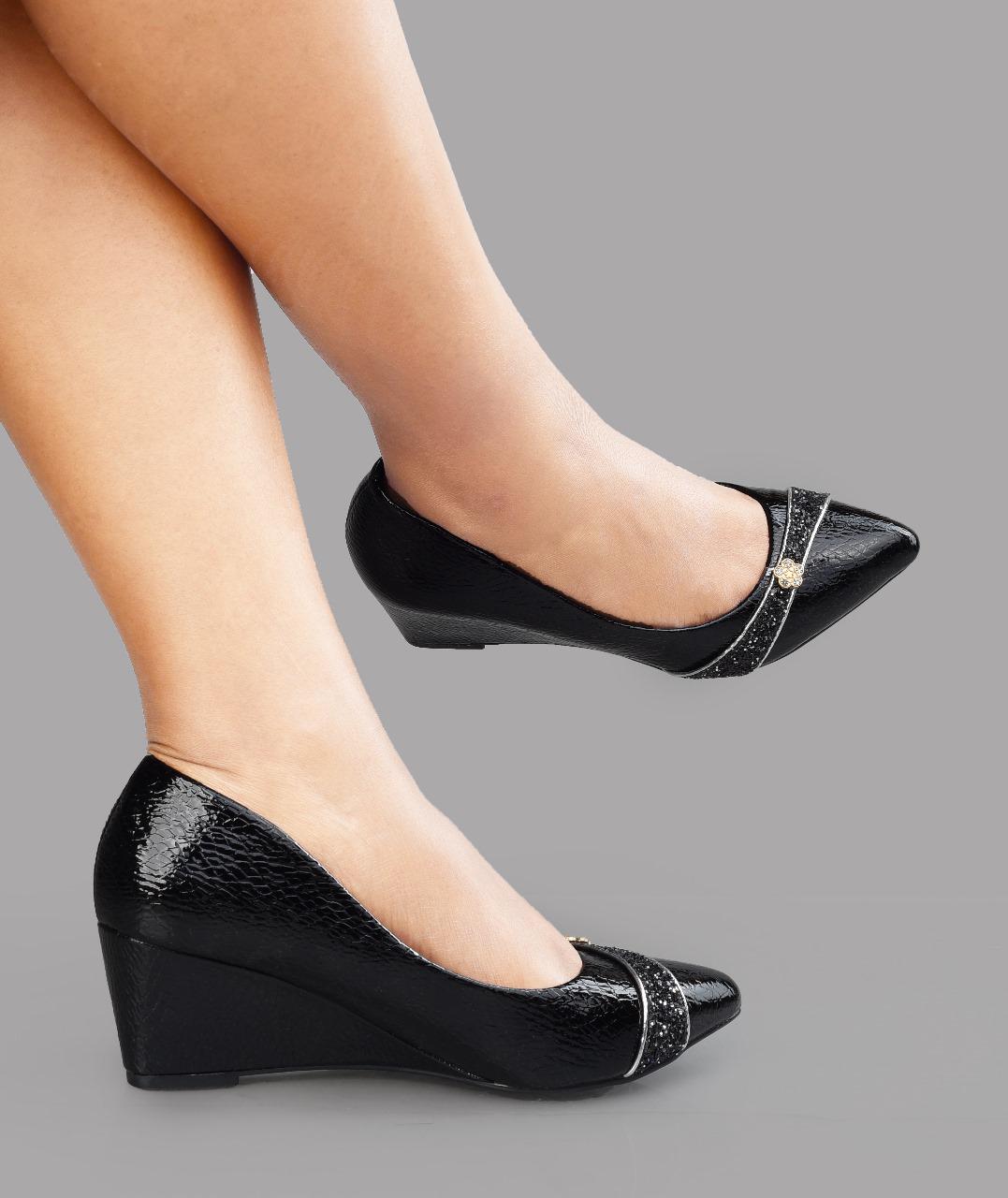⚡WEDGE TAIYU⚡Taiyu Original high quality official ladies ,women Wedge shoes all sizes❤‍🔥women all seasons black all colours wedge classic every womens/ ladies dream quality WEDGE ❤‍🔥very cute aspic