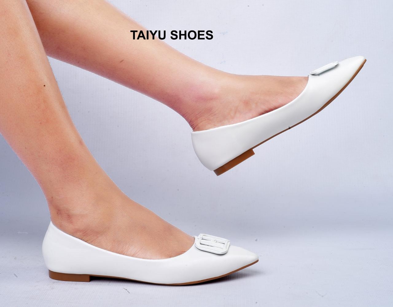⚡TAIYU ⚡HIGH QUALITY Taiyu classic ladies flats🔥High quality ladies/womens official sneakers❤‍🔥all wearing simple cleaning loafers ,the best TAIYU NEW ARRIVAL fashion womens flats⚡ very cute🥰