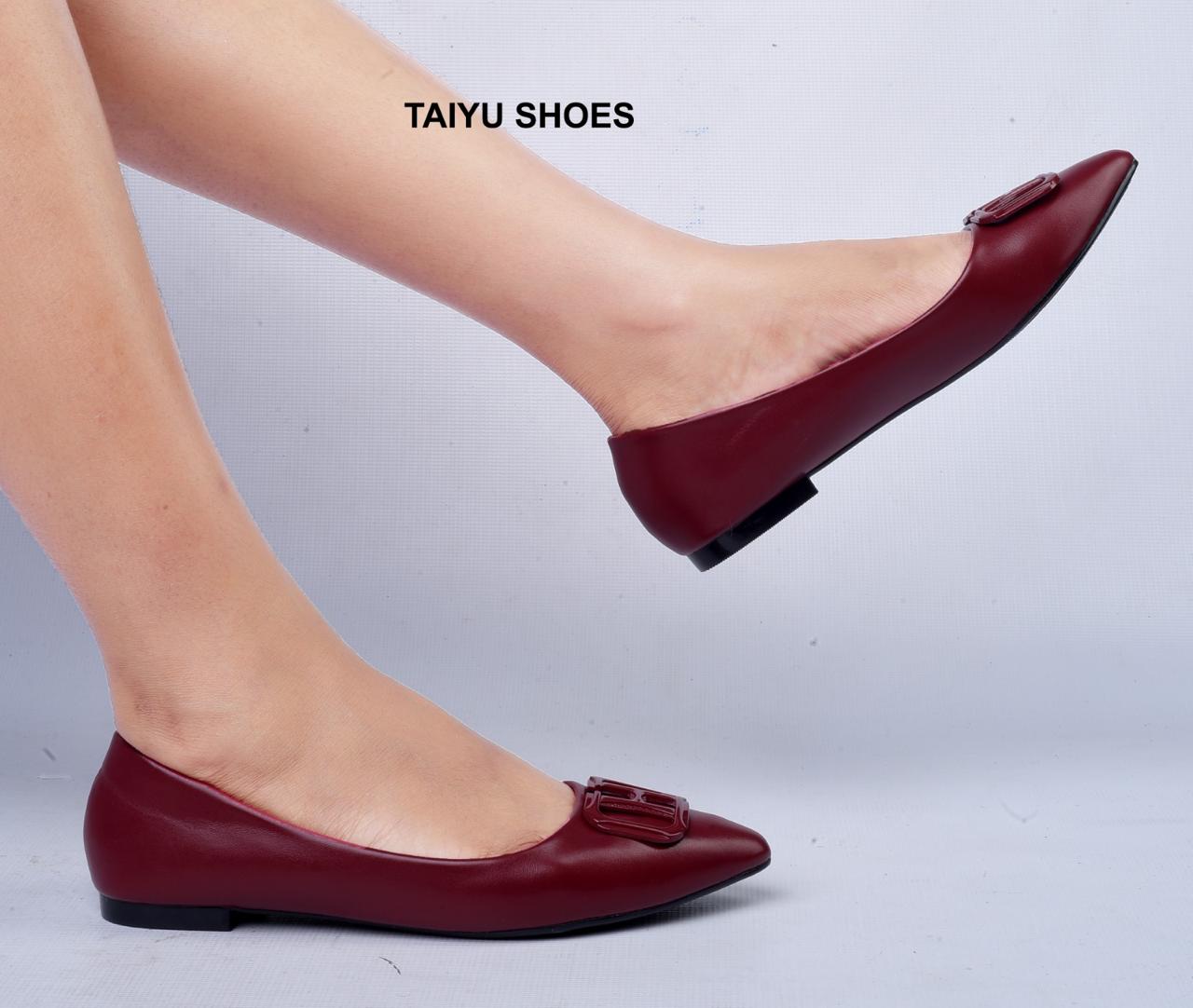 ⚡TAIYU ⚡HIGH QUALITY Taiyu classic ladies flats🔥High quality ladies/womens official sneakers❤‍🔥all wearing simple cleaning loafers ,the best TAIYU NEW ARRIVAL fashion womens flats⚡ very cute🥰