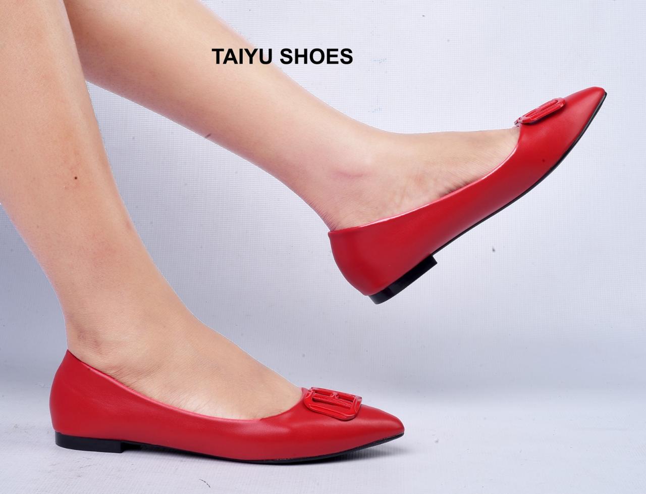⚡TAIYU ⚡HIGH QUALITY Taiyu classic ladies flats🔥High quality ladies/womens official sneakers❤‍🔥all wearing simple cleaning loafers ,the best TAIYU NEW ARRIVAL fashion womens flats⚡ very cute🥰