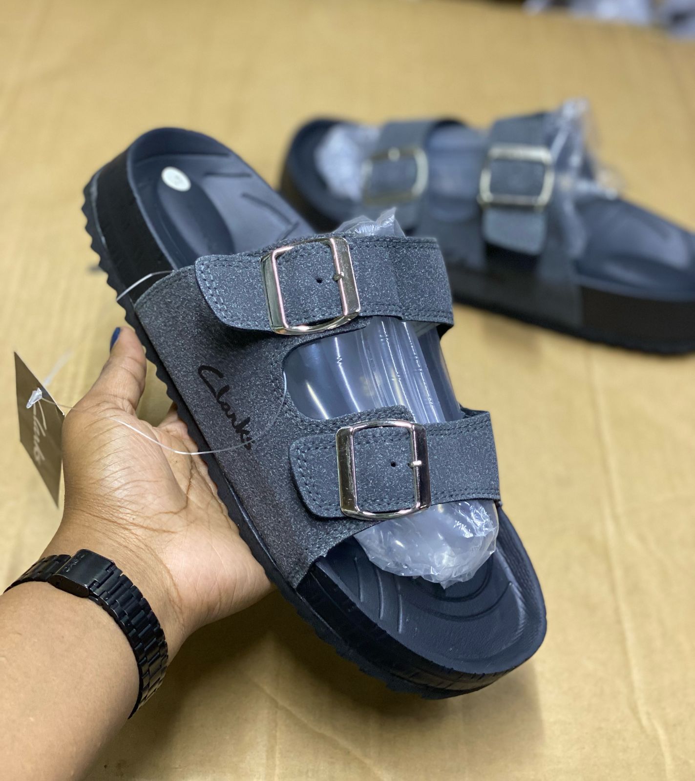 High quality leather open mens shoes .Durable mens classic open buckle leather shoes as pictured long service giving,easy to clean 🥰very cute and admired rubber available ❤‍🔥all sizes &colours💯🔥