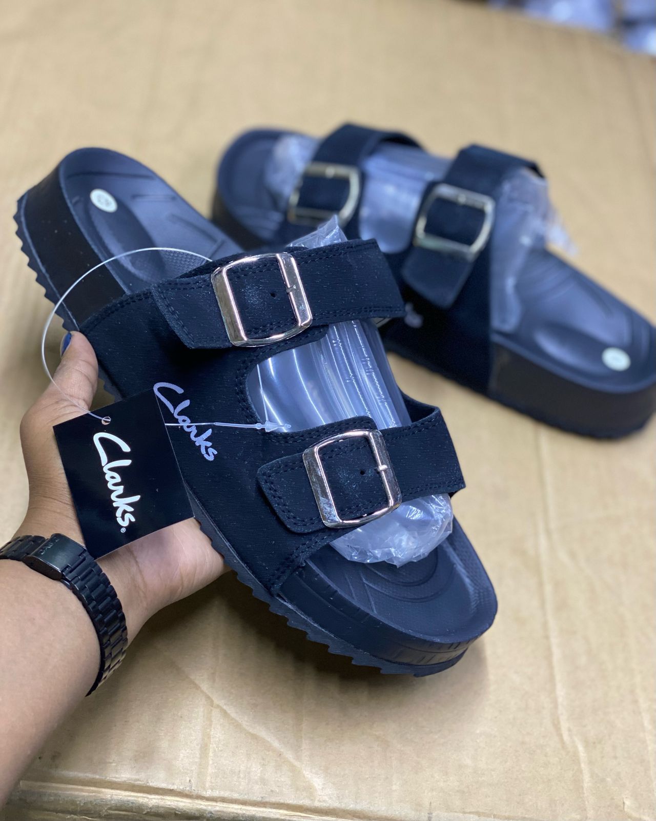 High quality leather open mens shoes .Durable mens classic open buckle leather shoes as pictured long service giving,easy to clean 🥰very cute and admired rubber available ❤‍🔥all sizes &colours💯🔥