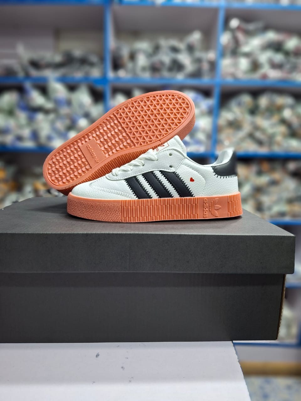 ⚡ORIGINAL KIDS/BABYS UNISEX SAMBA DOUBLE SOLE💯High quality latest new arrival kids samba double sole .The best moving shoe sneakers of the year marketed ❤‍🔥marketed kids shoes🔥very good ,cute 🥰😘