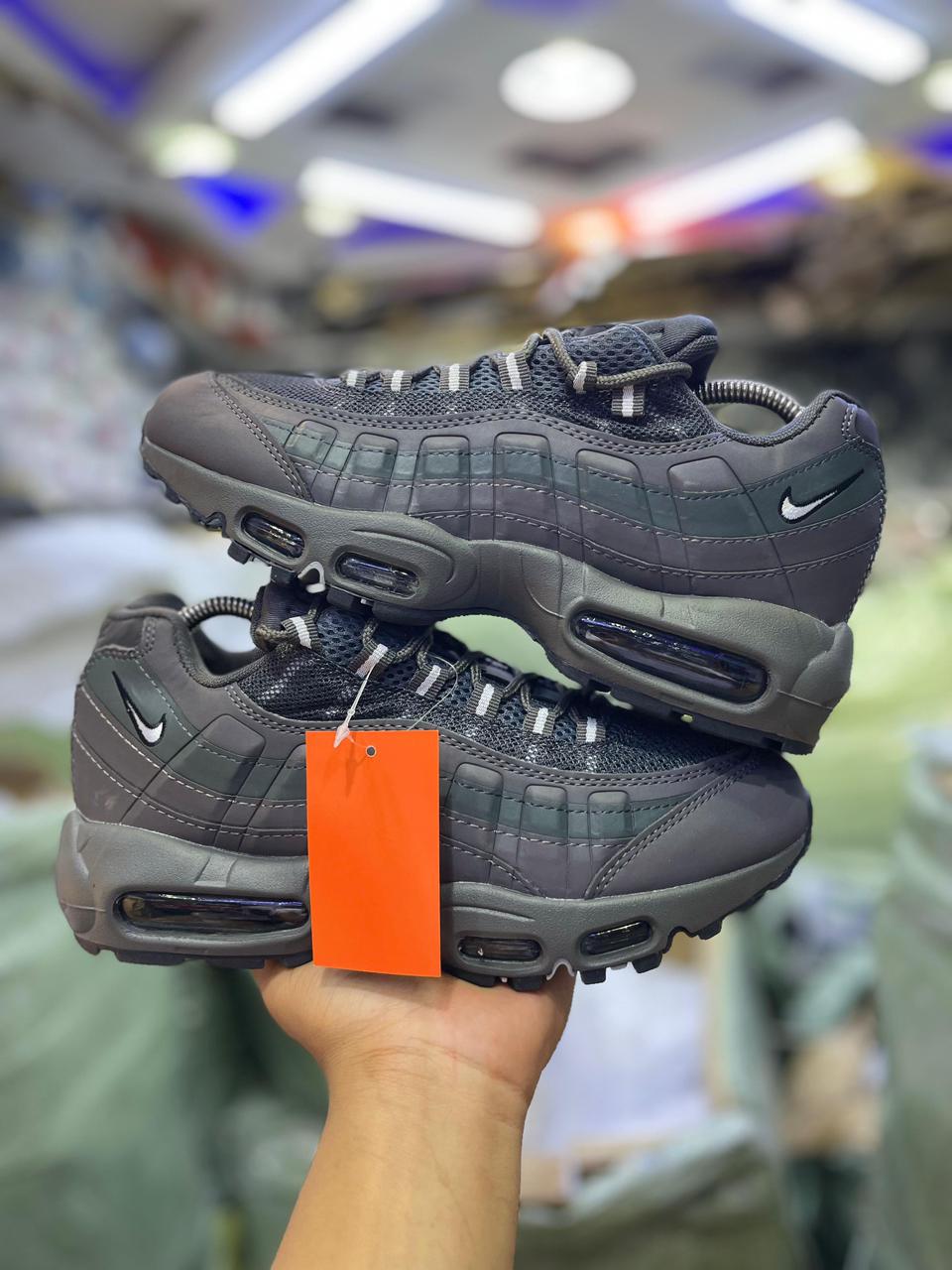 ⚡NEW ARRIVAL  ORIGINAL men's sneakers  comfortable and durable men's sneakers for all-day support and comfort ⚡,, ideal for walking or daily use all colours and sizes available💯⚡