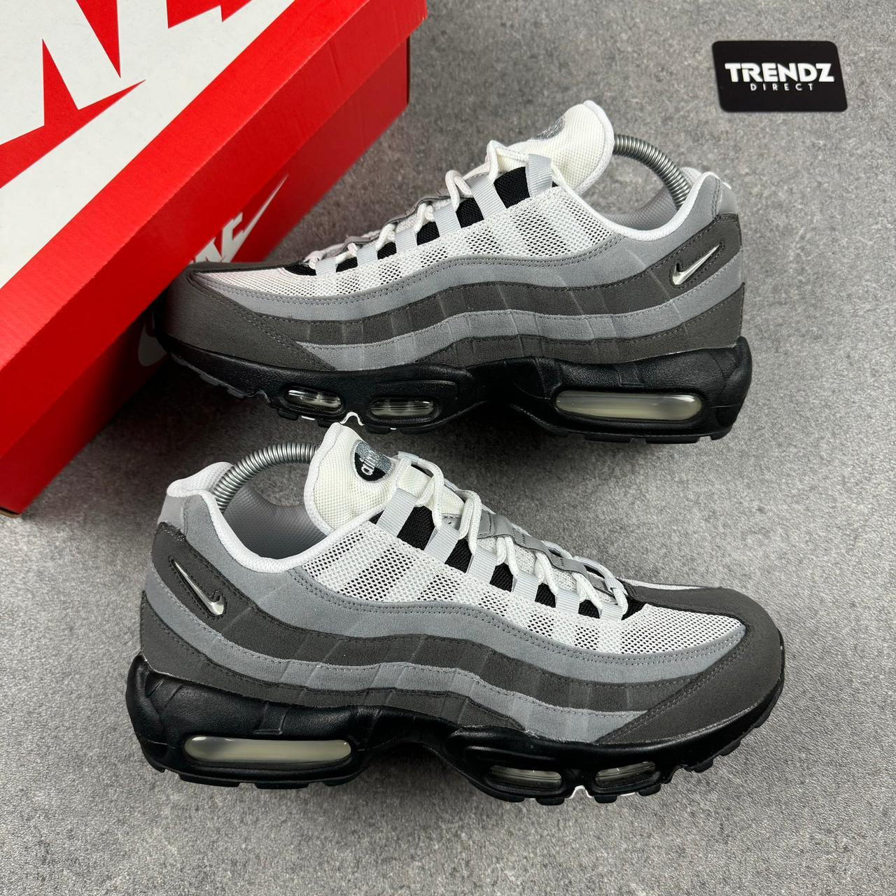 ⚡NEW ARRIVAL  ORIGINAL men's sneakers  comfortable and durable men's sneakers for all-day support and comfort ⚡,, ideal for walking or daily use all colours and sizes available💯⚡
