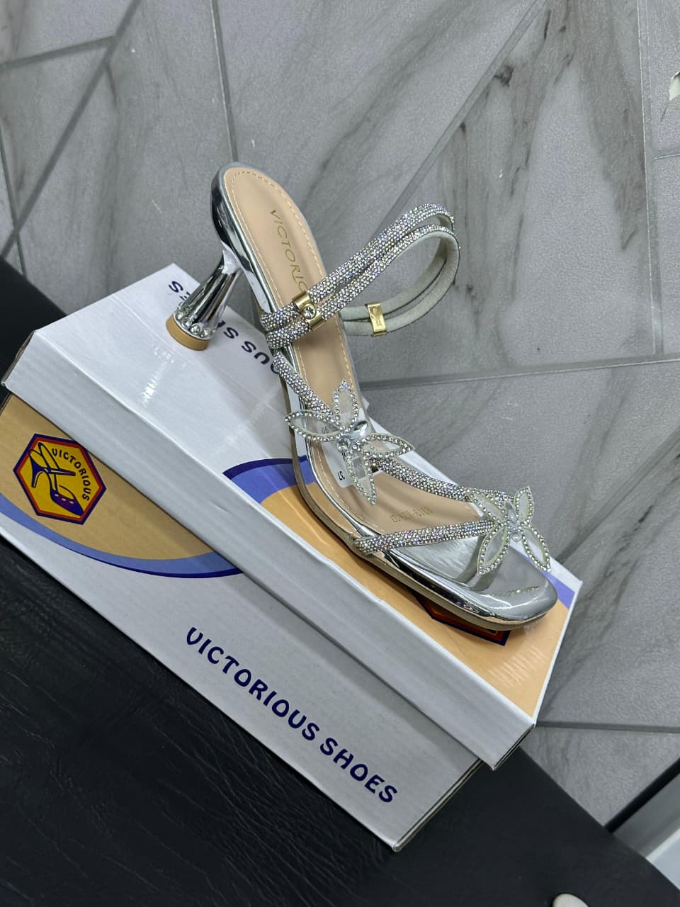 ⚡NEW ARRIVAL ,, ORIGINAL women's/ladies heels,,💯very cute heels designed with a breathable upper and for all day comfort sizes 37-42 all colors silver black and gold⚡