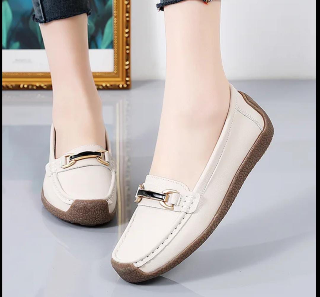 ⚡NEW 💯ARRIVAL ,, ORIGINAL women's/ladies fancy flats,,💯very cute flats designed with rubber outer sole for all day comfort sizes 37-42 all colors white cream black and grey⚡