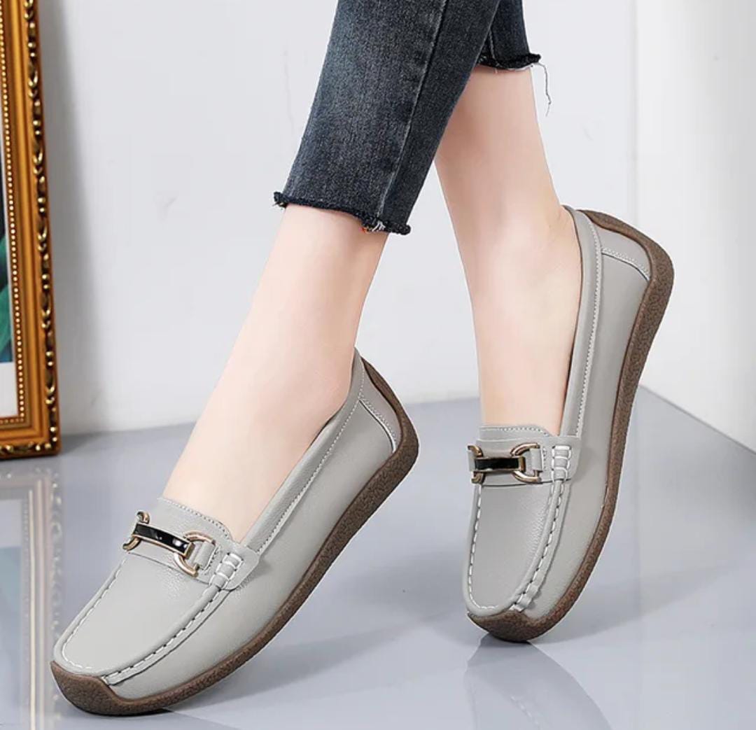 ⚡NEW 💯ARRIVAL ,, ORIGINAL women's/ladies fancy flats,,💯very cute flats designed with rubber outer sole for all day comfort sizes 37-42 all colors white cream black and grey⚡