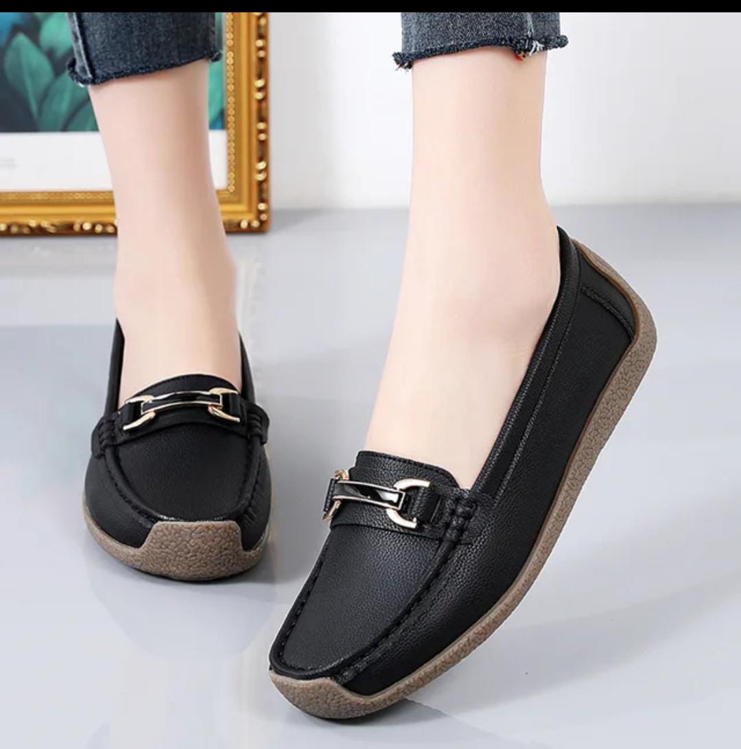 ⚡NEW 💯ARRIVAL ,, ORIGINAL women's/ladies fancy flats,,💯very cute flats designed with rubber outer sole for all day comfort sizes 37-42 all colors white cream black and grey⚡