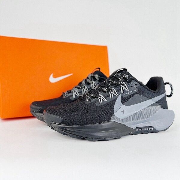 ⚡NEW ARRIVAL ,, ORIGINAL men's elegant sneakers,💯very cute flats designed with rubber outer sole and breathable upper for all day comfort sizes 40-45 all colors color 1 black and grey⚡