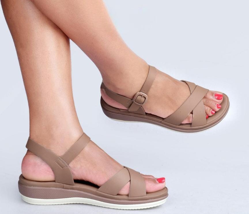 ⚡NEW ARRIVAL ,, ORIGINAL  cute taiyu heels  💯very  ladies heels casuals designed with rubber outer sole and breathable upper for all day comfort sizes 37-42all colors black and brown white red⚡