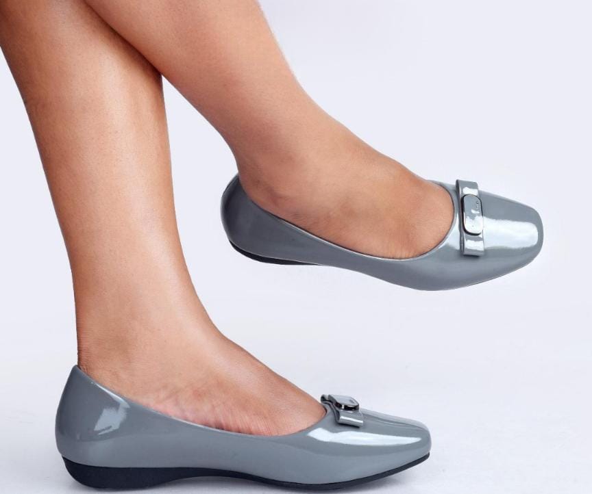 ⚡NEW ARRIVAL ORIGINAL💯 women's elegant flats easy to walk with and comfortable all day ,,, well with officials and also 💯casuals all sizes and colors available⚡