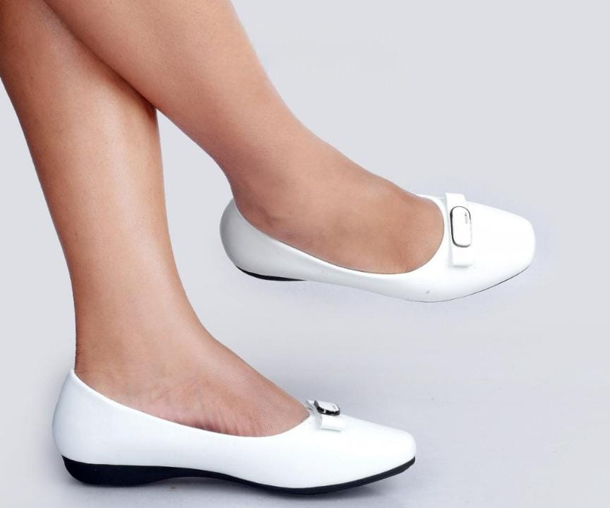 ⚡NEW ARRIVAL ORIGINAL💯 women's elegant flats easy to walk with and comfortable all day ,,, well with officials and also 💯casuals all sizes and colors available⚡