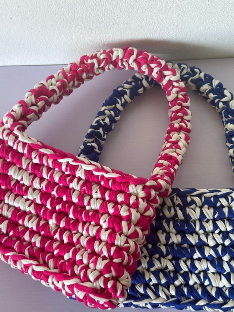 CROCHET ATRIC SHOULDER STATEMENT BAG