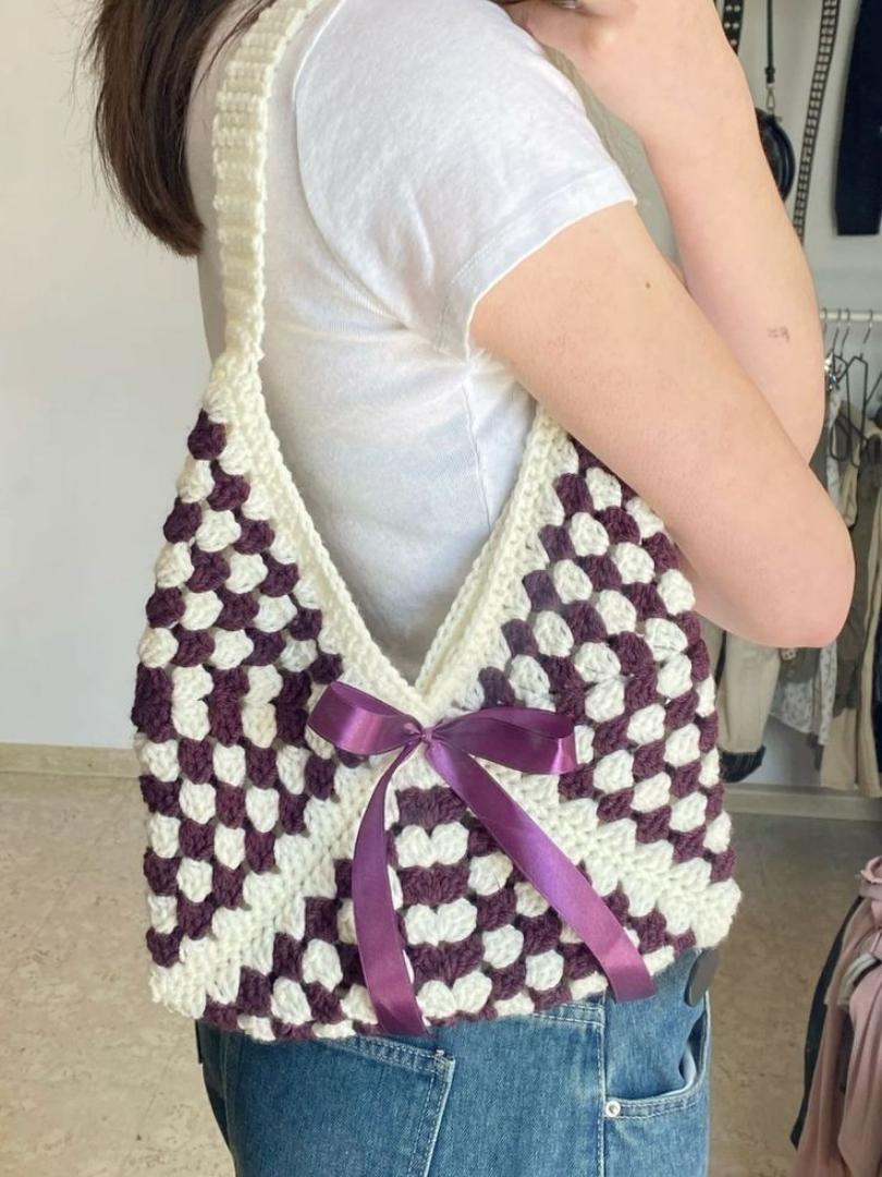 TRI-GRANNY SQUARE CROCHET TOTE BAG