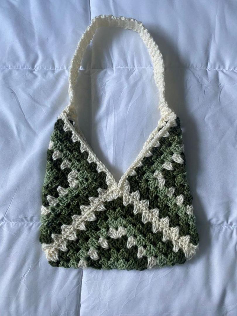 TRI-GRANNY SQUARE CROCHET TOTE BAG