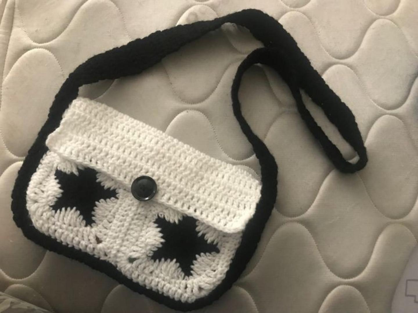 STAR MESSENGER SHOULDER BAG