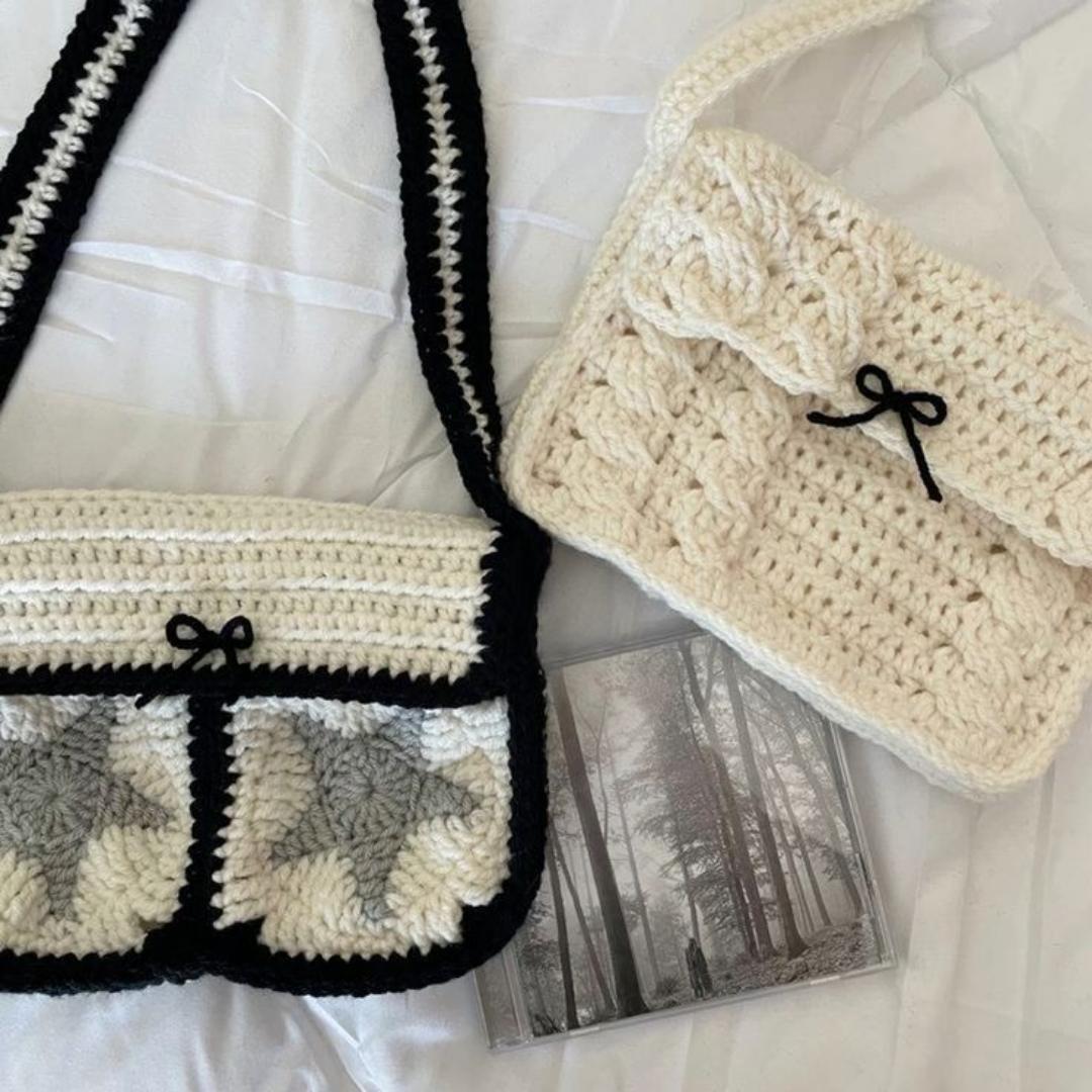 STAR MESSENGER SHOULDER BAG