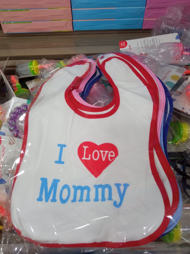 Limited Offer – 1 DOZEN OF  Large Cotton Waterproof Baby Bibs | “I Love Mommy” / “I Love Daddy” Designs