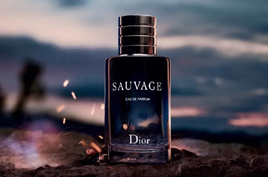 Dior Sauvage Eau De Parfum 100ml Savage La Dior Men's Fragrance known for its Fresh, Woody, and Spicy Savage La Dear Perfume