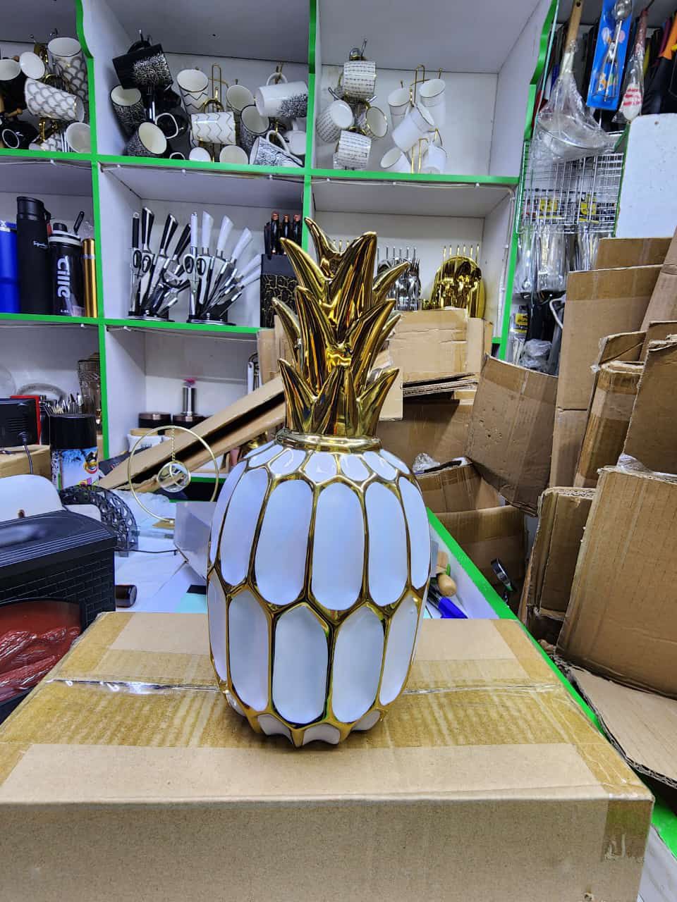 ✅Decorative luxury pineapple sculpture for home/office decoration