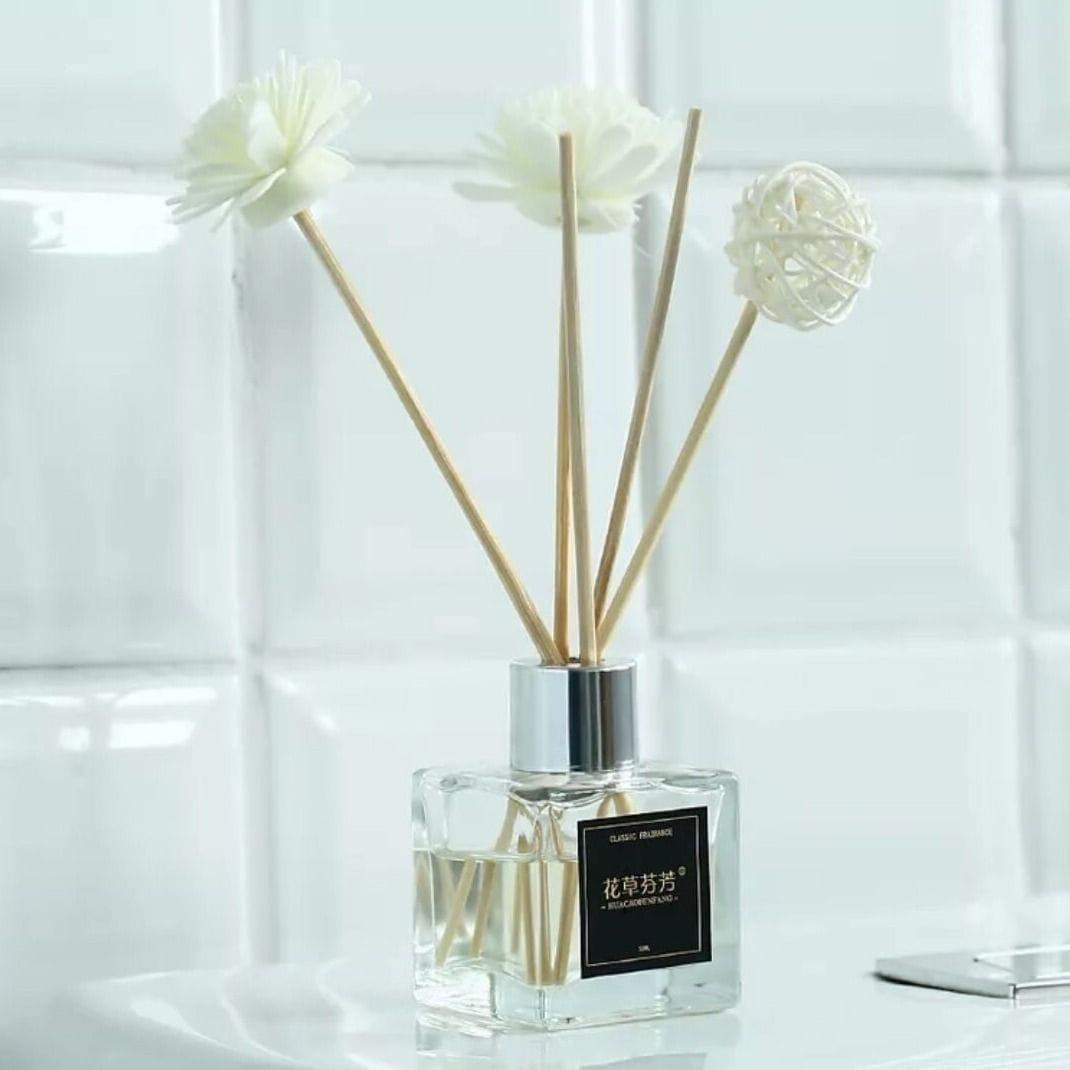 Aromatherapy Reed Diffusers
▪Capacity 50ml
▪Available in different scents osmanthus, shangrila and Gardenia
▪Ideal for hotel, bedroom, living room, office etc