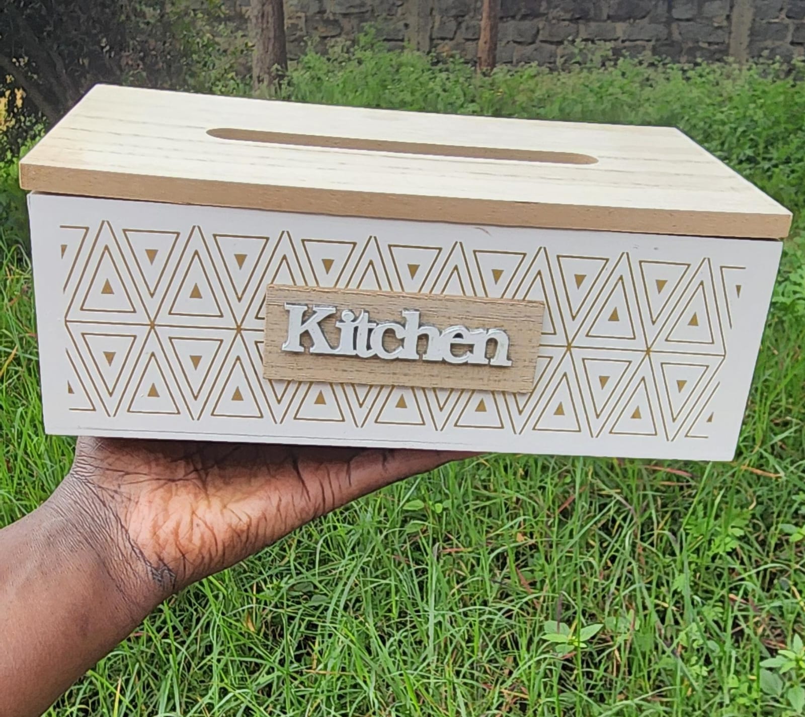 Bamboo Serviette Holder
⚕Available color as per photo
⚕Also acts as a decor on countertops/kitchen tops 
⚕Easy to Use