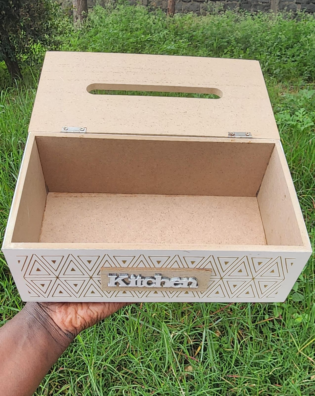 Bamboo Serviette Holder
⚕Available color as per photo
⚕Also acts as a decor on countertops/kitchen tops 
⚕Easy to Use