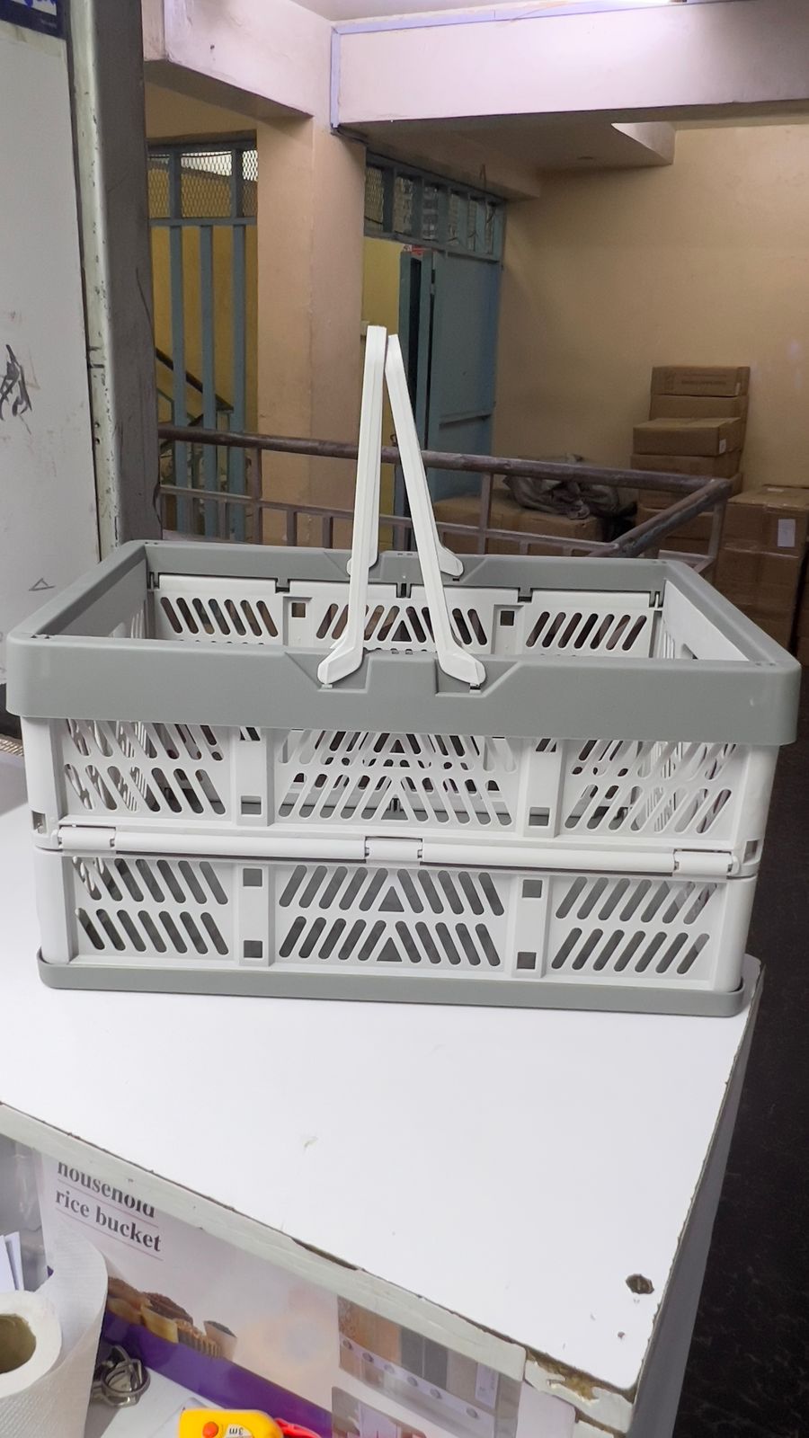 ♨Large foldable/Collapsible multifunctional stackable basket with handles
▪Available in cream white with grey handles
▪Collapsible and Space-Saving
▪Size: 38*25.5*20cm
▪Sturdy and Durable C