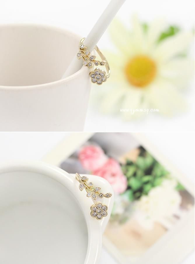 Jewellery ring, Diamond-set twisted leaf band, wishful flower open ring